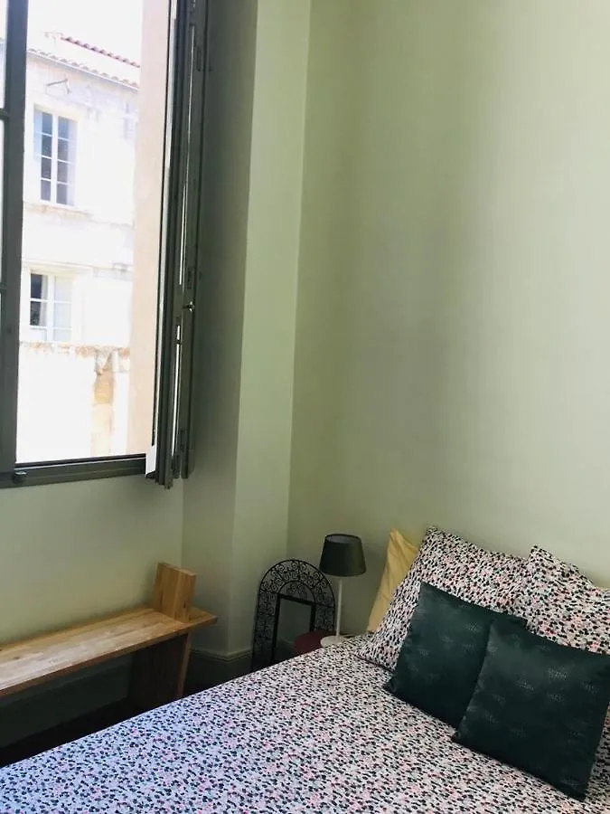 Palais Des Papes: Historic Mansion Apartment with Free Nearby Parking Avignon 0*,