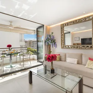 Elegant Beachside Apartment Marbella